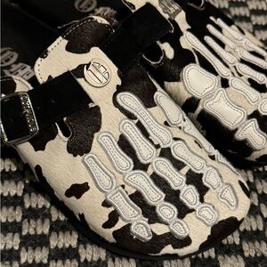 ❗️SOLD ❗️Black and White Camouflage Mules with Ventilation